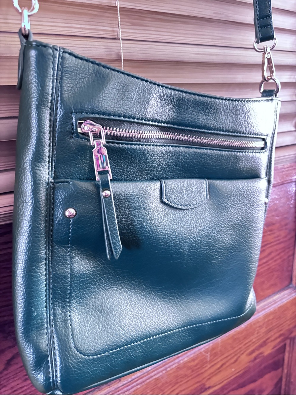 Green Leather Crossbody Bag - Elegant Everyday Shoulder Bag